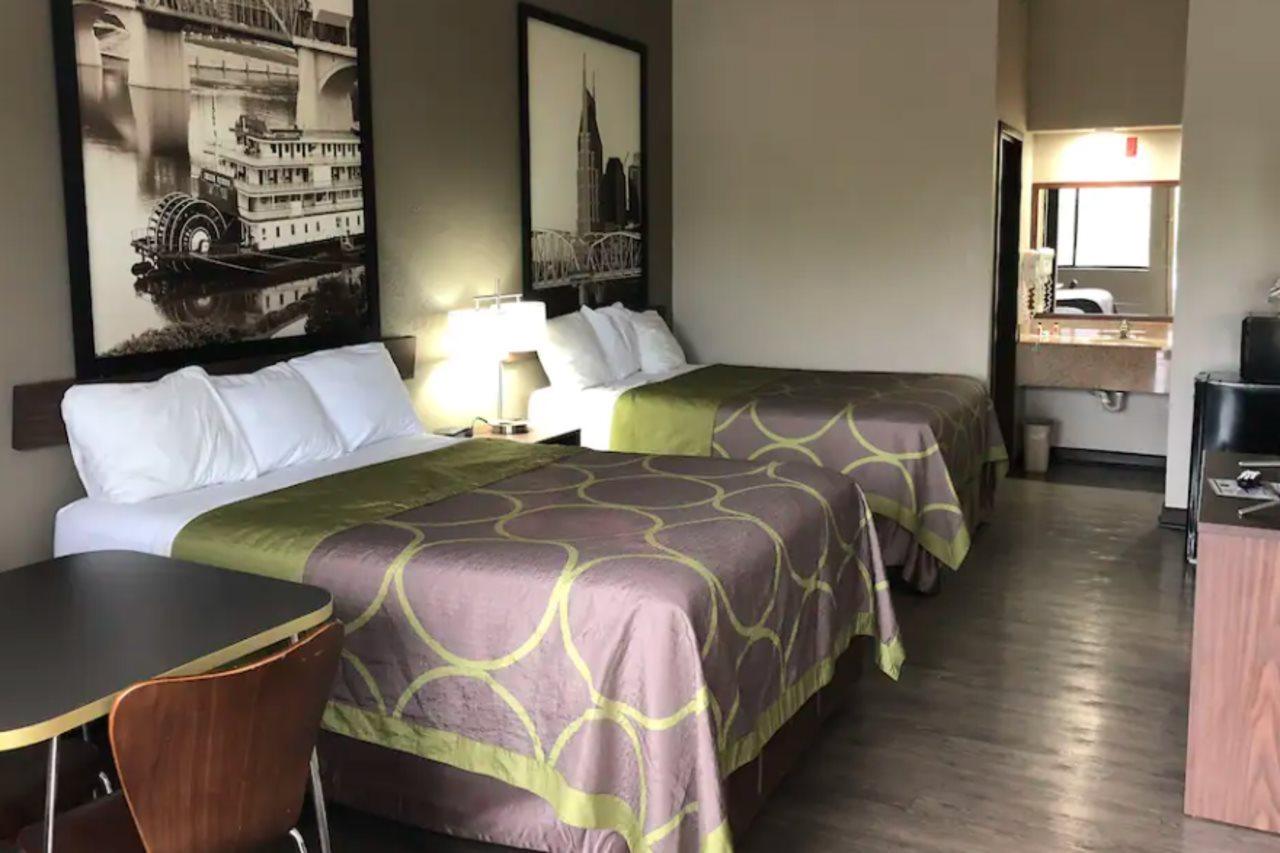 Super 8 By Wyndham Columbia Hotel Bagian luar foto