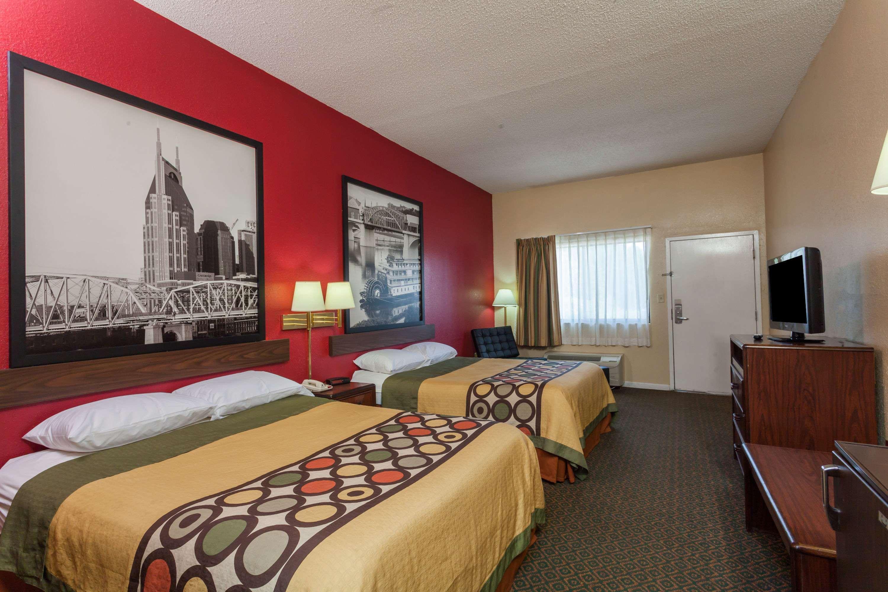 Super 8 By Wyndham Columbia Hotel Bagian luar foto