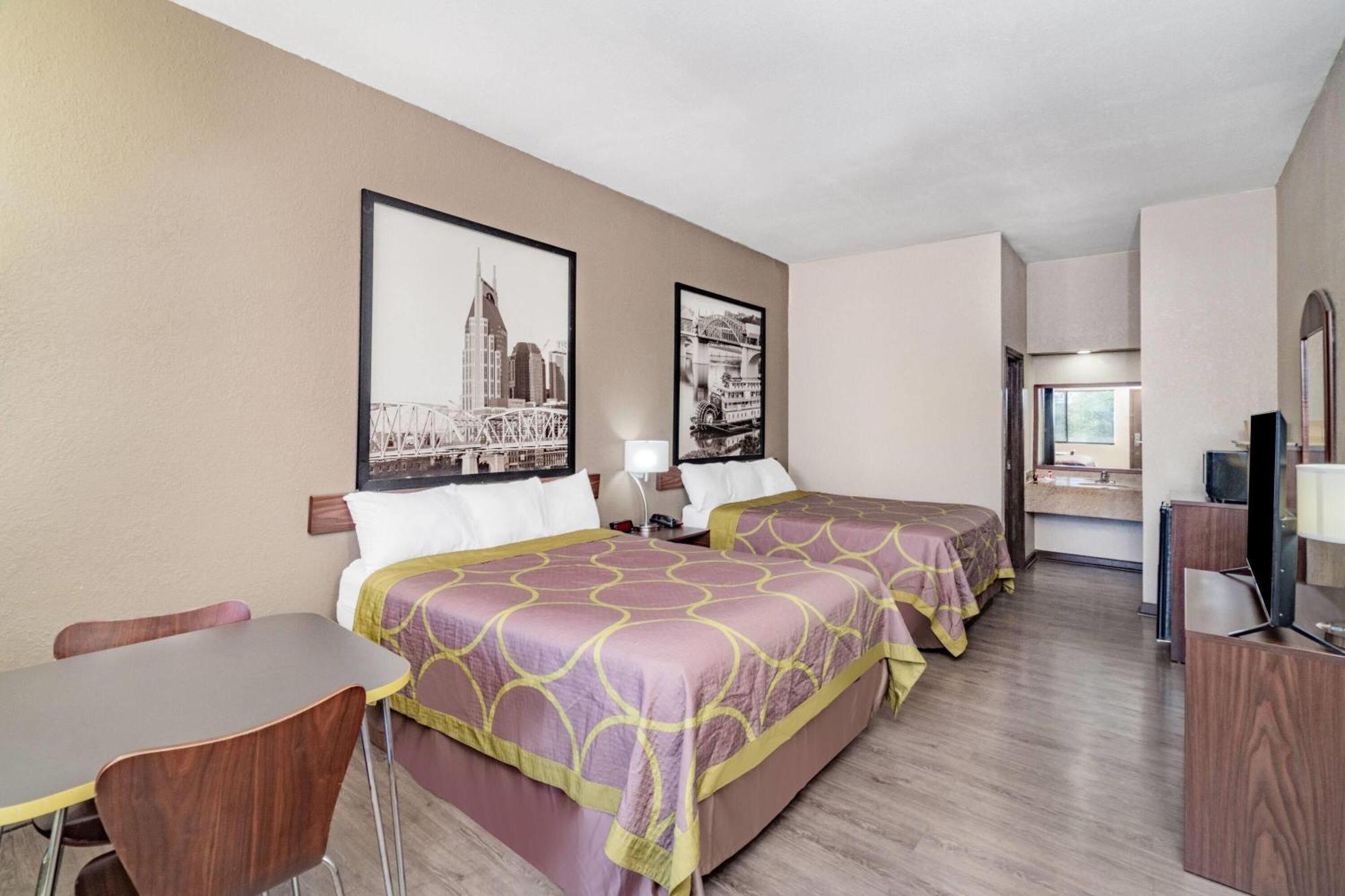 Super 8 By Wyndham Columbia Hotel Bagian luar foto