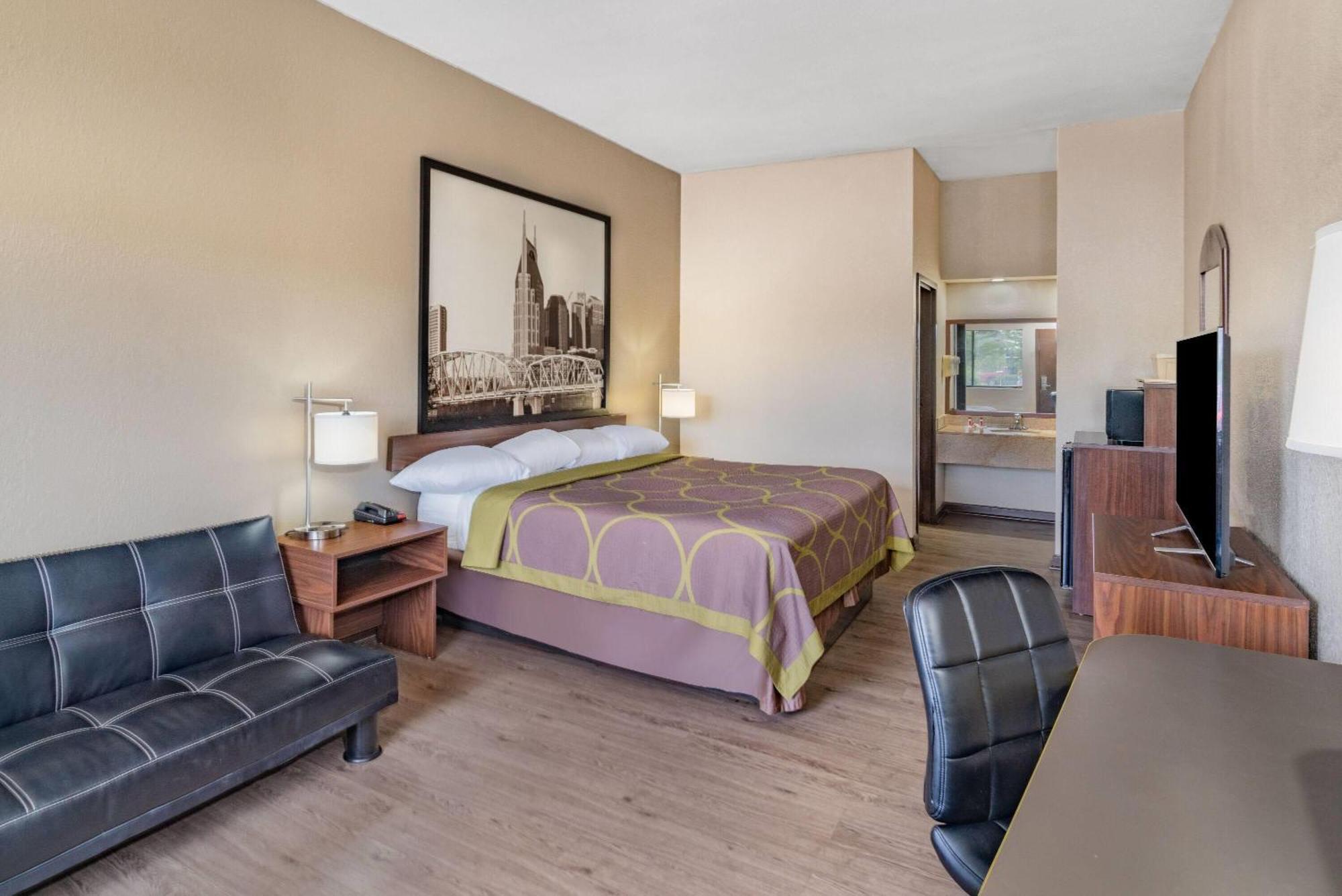 Super 8 By Wyndham Columbia Hotel Bagian luar foto