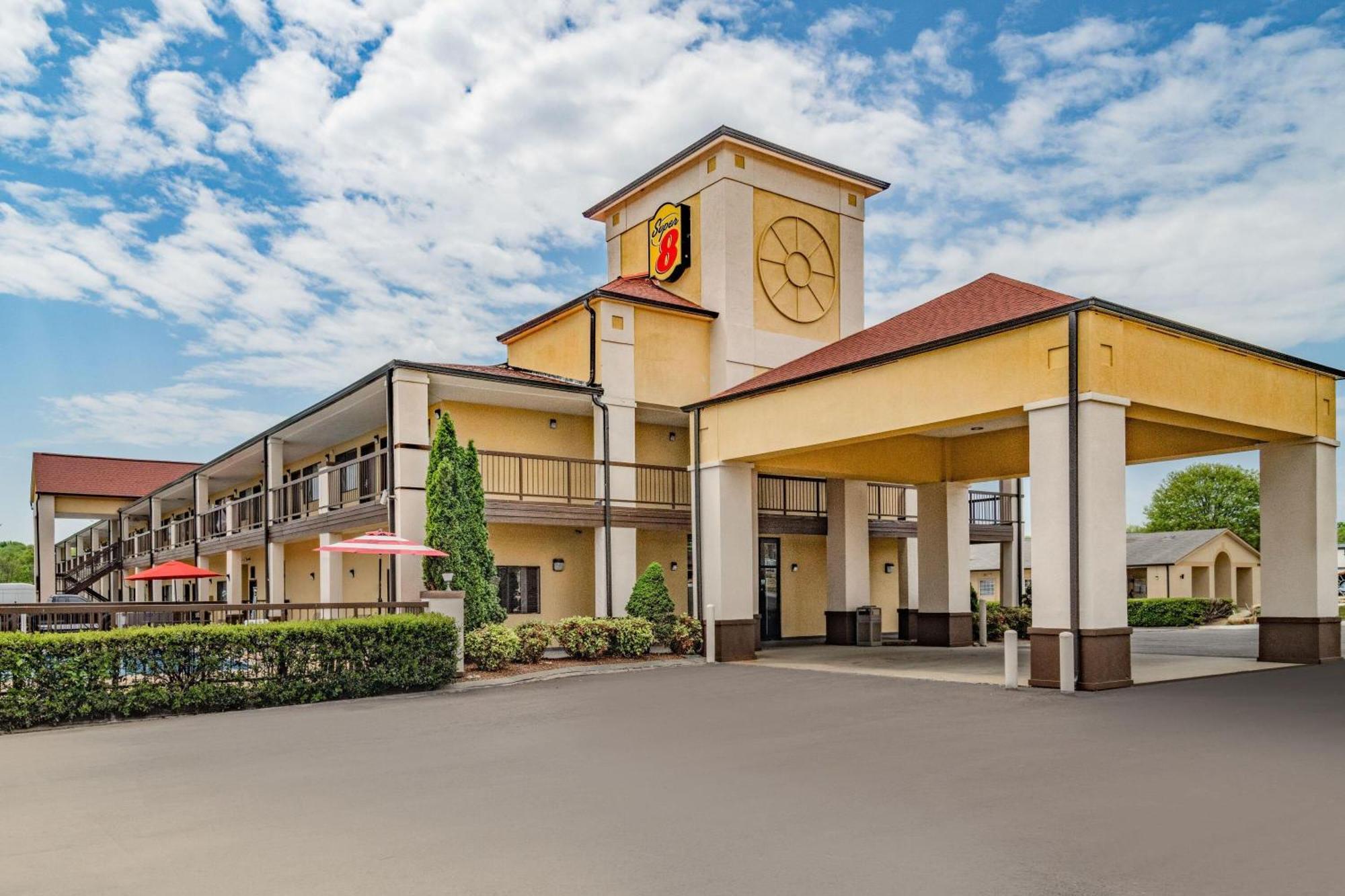 Super 8 By Wyndham Columbia Hotel Bagian luar foto
