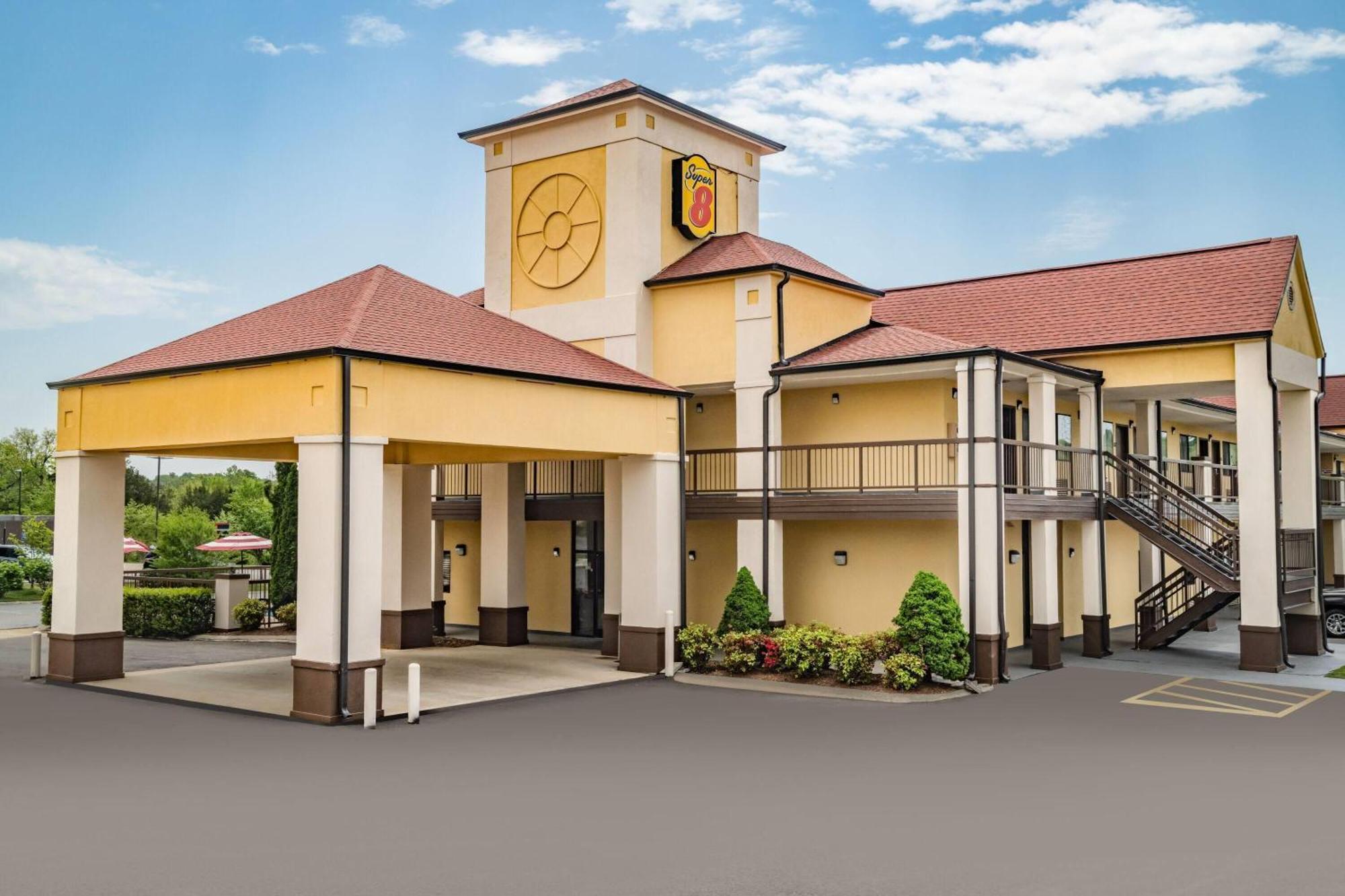 Super 8 By Wyndham Columbia Hotel Bagian luar foto